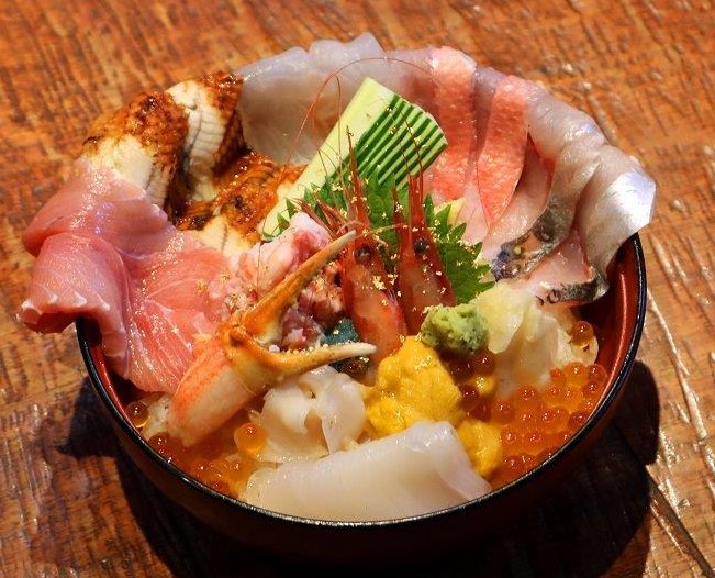 <GoToトラベルキャンペーン割引対象>金沢の海の幸が盛りだくさん《豪華な海鮮丼》が味わえる夕食付プラン【1泊2食付】