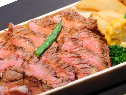 お店の味をお部屋で♪ガツンと豪快に!おすすめ《ステーキ弁当》付プラン【1泊2食付】